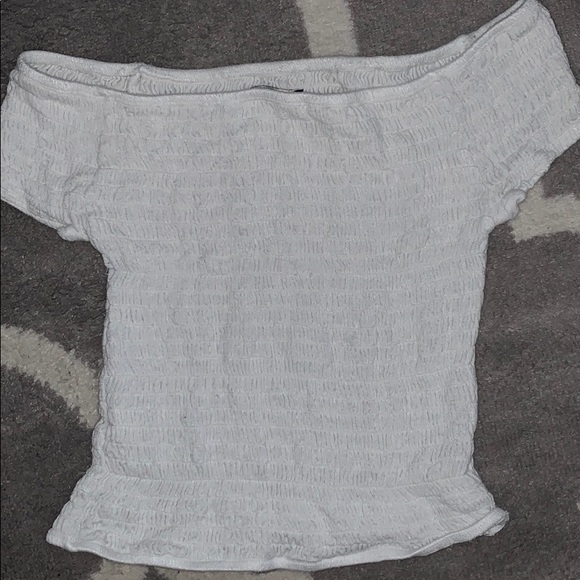 Brandy Melville Off the Shoulder Top - Picture 4 of 4